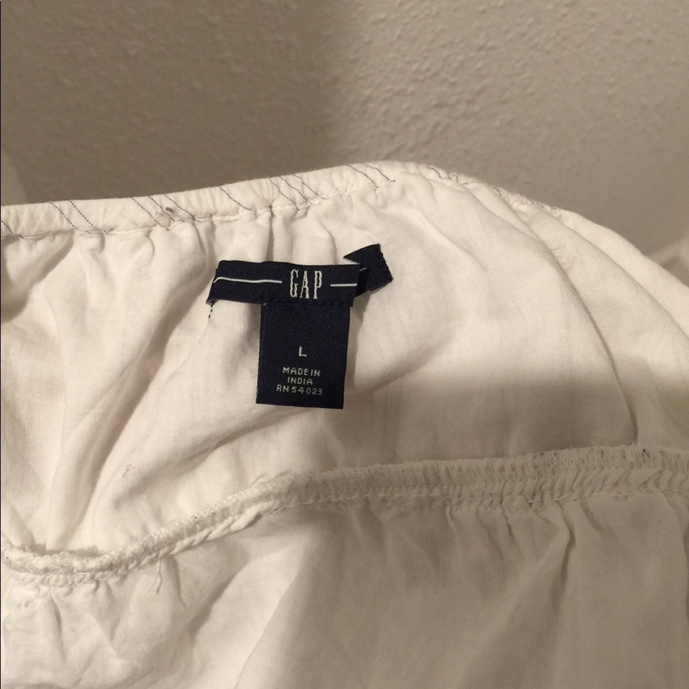 Gap - Picture 2 of 2
